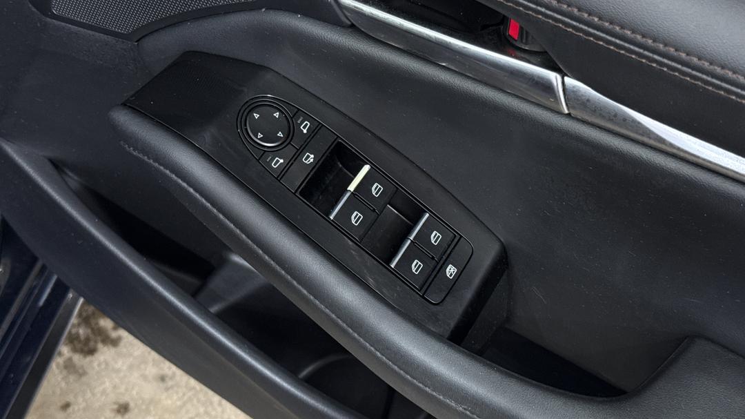 2019 Mazda 3 G20 Touring, Automatic, 123264 km, Drivers Side Door Panel Controls