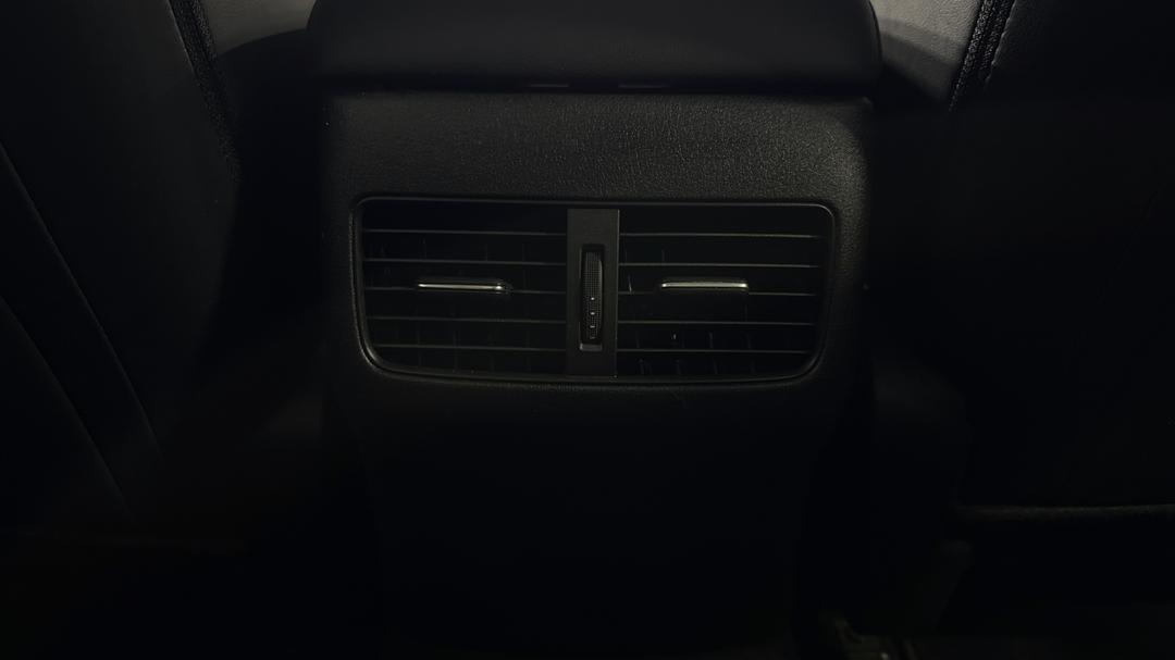 2019 Mazda 3 G20 Touring, Automatic, 123264 km, Rear A/C Vent