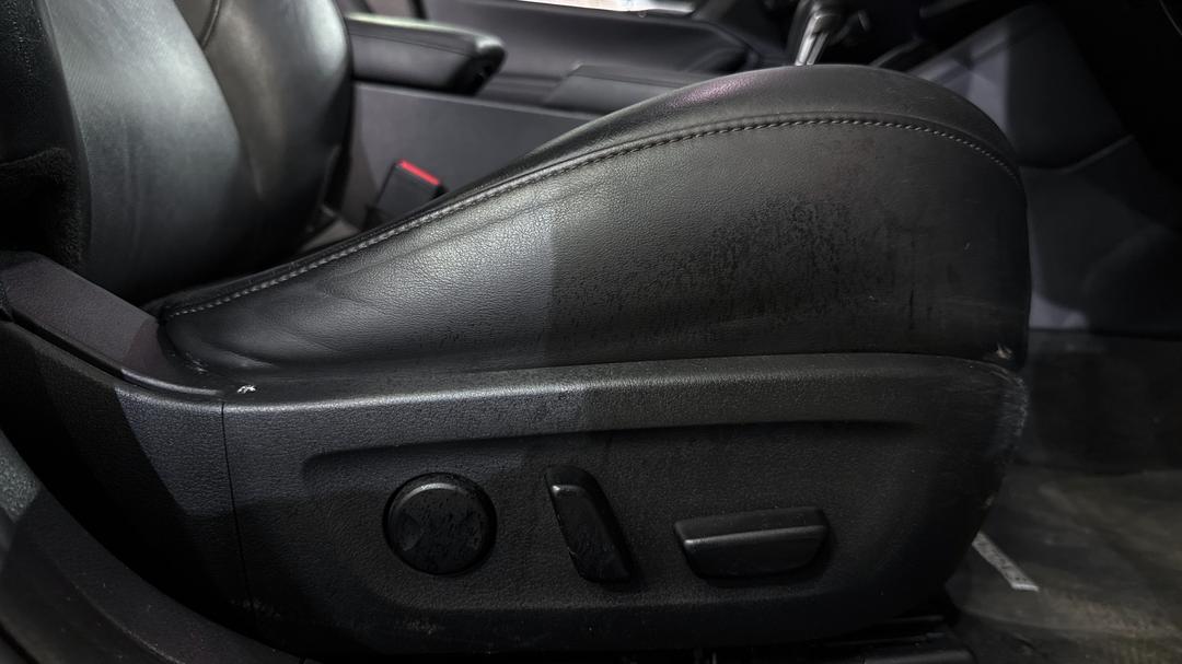 2019 Mazda 3 G20 Touring, Automatic, 123264 km, Drivers Side Adjustment Panel