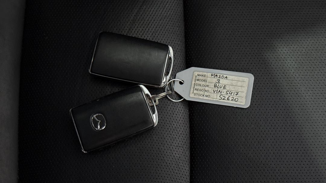 2019 Mazda 3 G20 Touring, Automatic, 123264 km, Key Close-up
