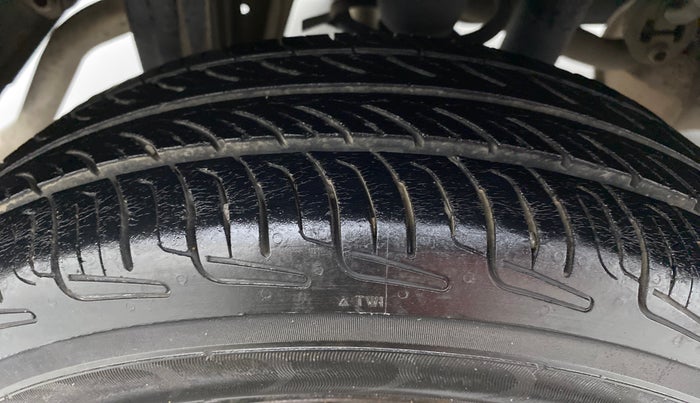 2017 Maruti Alto 800 LXI, Petrol, Manual, 66,230 km, Right Rear Tyre Tread