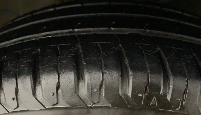 2019 Maruti XL6 ALPHA MT, Petrol, Manual, 12,179 km, Right Front Tyre Tread