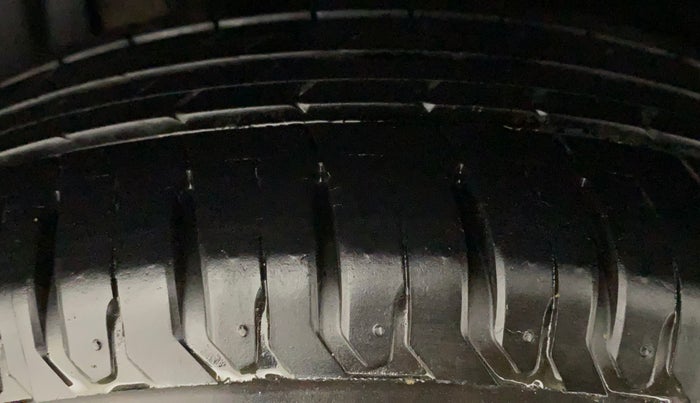 2019 Maruti XL6 ALPHA MT, Petrol, Manual, 12,179 km, Right Rear Tyre Tread