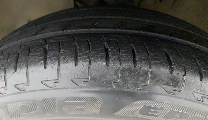 2017 Maruti IGNIS ZETA 1.2, Petrol, Manual, 44,143 km, Left Front Tyre Tread