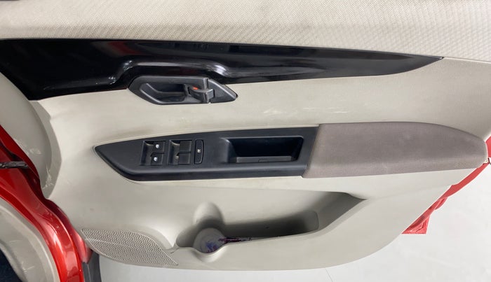 2017 Mahindra Kuv100 K6+ 6 STR, Petrol, Manual, 51,905 km, Driver Side Door Panels Control