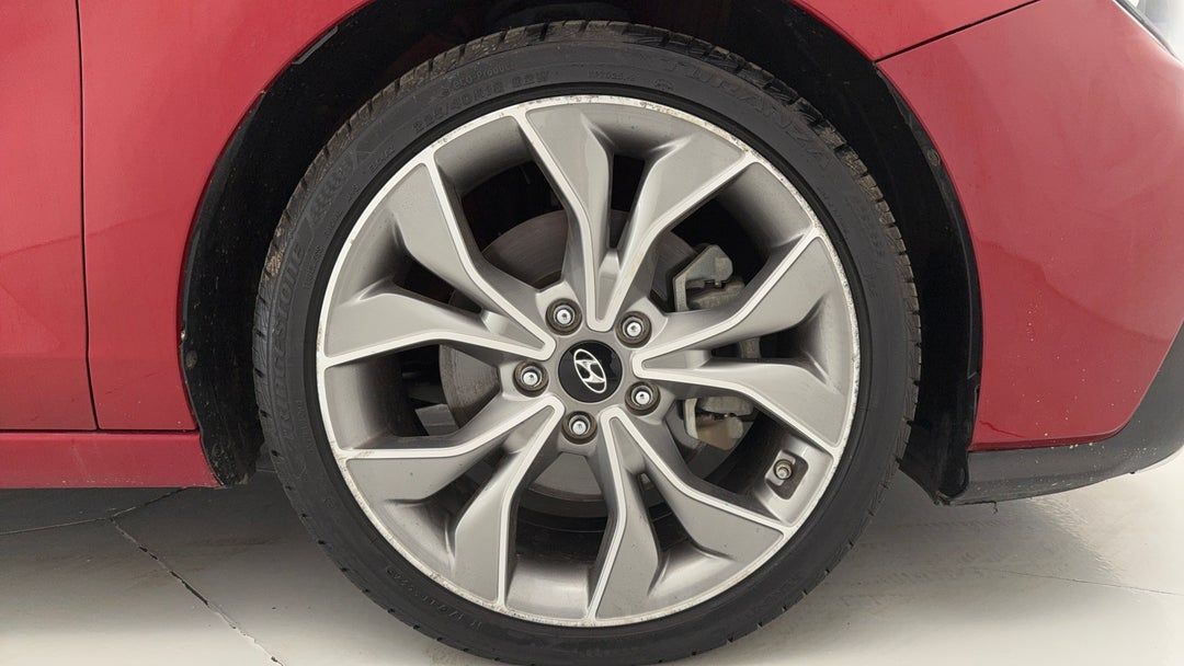 2019 Hyundai i30 N Line, Automatic, 141034 km, Right Front Wheel