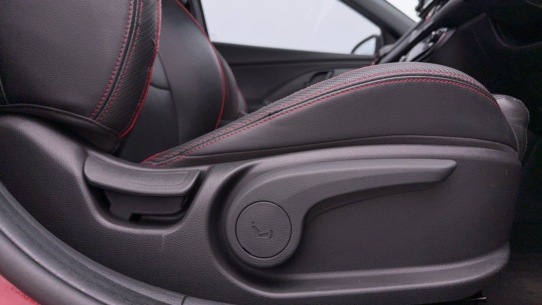 2019 Hyundai i30 N Line, Automatic, 141034 km, Drivers Side Adjustment Panel