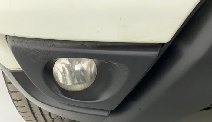 2016 Renault Duster RXL 1.6 PETROL, CNG, Manual, 28,569 km, Right fog light - Not working
