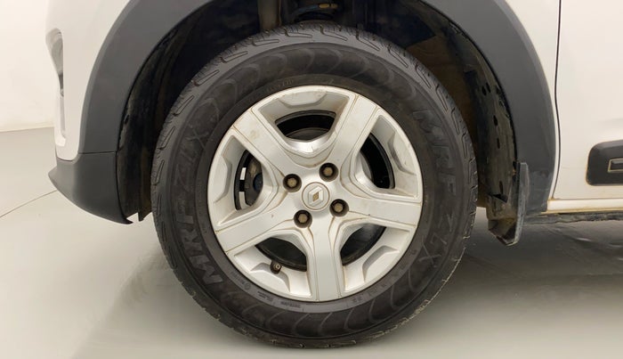 2019 Renault TRIBER RXZ, Petrol, Manual, 72,560 km, Left Front Wheel