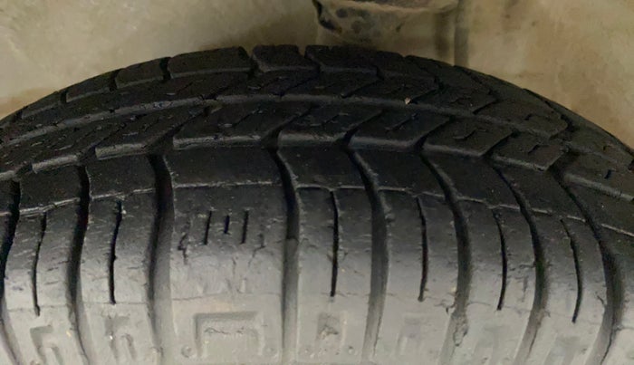 2017 Maruti Alto 800 LXI, Petrol, Manual, 10,569 km, Left Front Tyre Tread