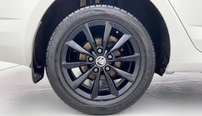 2015 Skoda Octavia ELEGANCE 2.0 TDI CR AT, Diesel, Automatic, 89,454 km, Right Rear Wheel