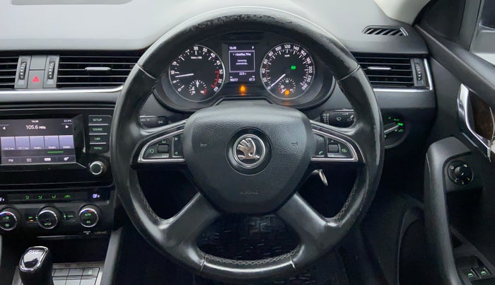 2015 Skoda Octavia ELEGANCE 2.0 TDI CR AT, Diesel, Automatic, 89,454 km, Steering Wheel Close Up