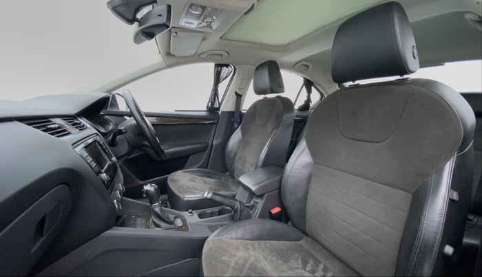 2015 Skoda Octavia ELEGANCE 2.0 TDI CR AT, Diesel, Automatic, 89,454 km, Right Side Front Door Cabin