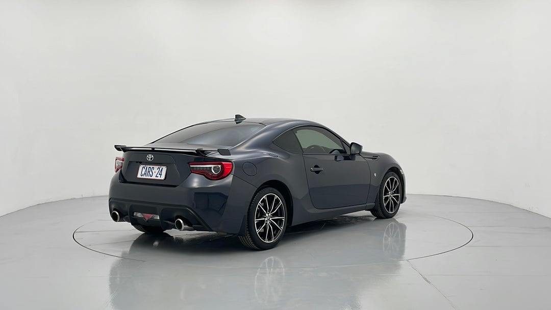 Right Back Diagonal (45- Degree) View