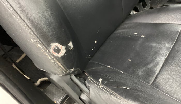 2022 Maruti Swift VXI, Petrol, Manual, 32,827 km, Driver seat - Cover slightly torn