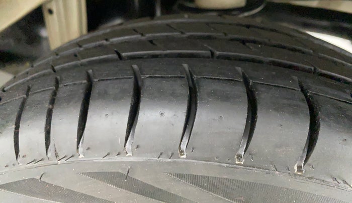 2015 Maruti Alto K10 VXI P, Petrol, Manual, 58,475 km, Left Rear Tyre Tread
