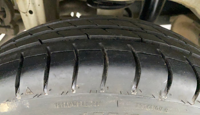 2015 Maruti Alto K10 VXI P, Petrol, Manual, 58,475 km, Right Rear Tyre Tread
