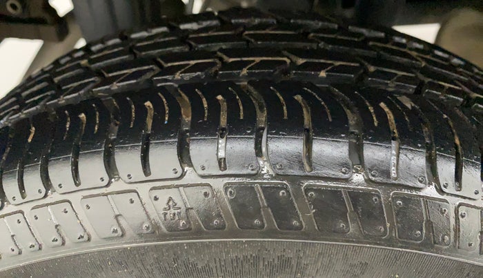 2017 Maruti Alto K10 VXI P, Petrol, Manual, 25,707 km, Right Rear Tyre Tread