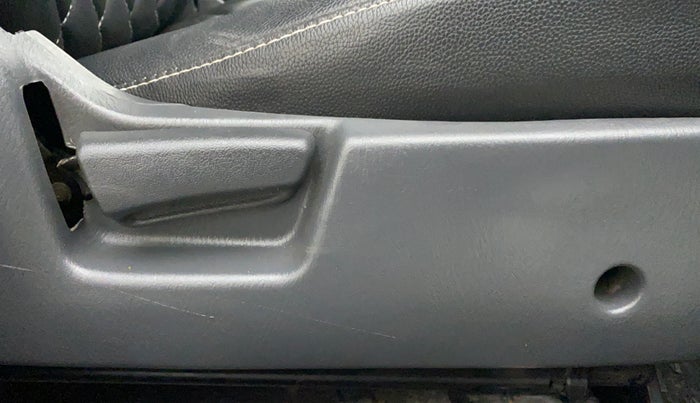 2017 Maruti Alto K10 VXI P, Petrol, Manual, 25,707 km, Driver Side Adjustment Panel