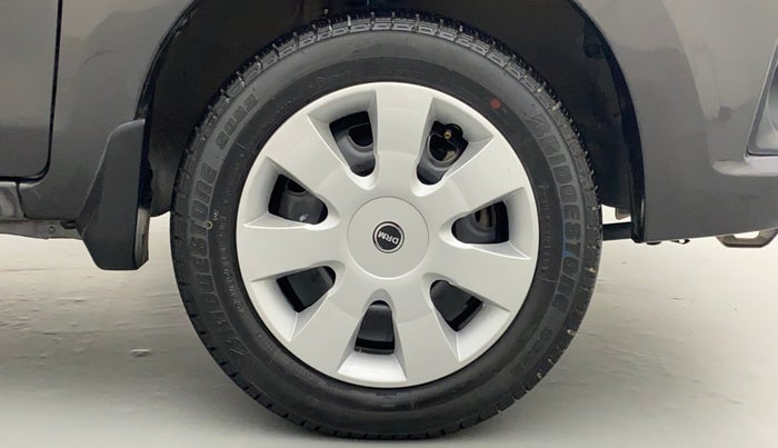 2017 Maruti Alto K10 VXI P, Petrol, Manual, 25,707 km, Right Front Wheel