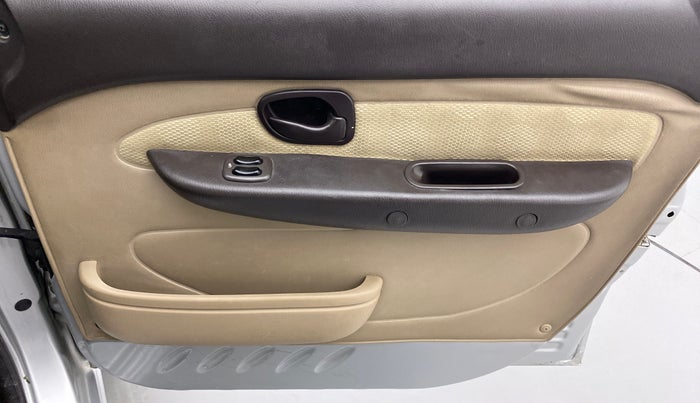 2013 Hyundai Santro Xing GLS PLUS AUDIO, Petrol, Manual, 53,615 km, Driver Side Door Panels Control