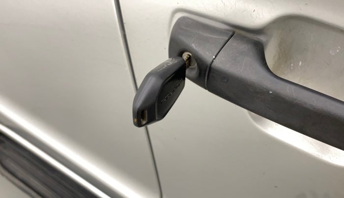 2017 Mahindra TUV300 T4 PLUS, Diesel, Manual, 94,376 km, Lock system - Central lock not working