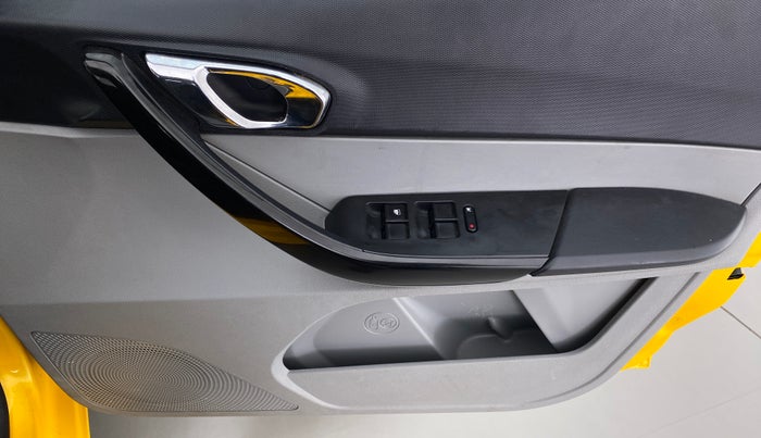 2020 Tata Tiago XZ+ 1.2 Revotron, Petrol, Manual, 27,046 km, Driver Side Door Panels Control