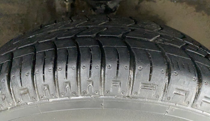 2018 Maruti Alto 800 LXI, Petrol, Manual, 22,243 km, Right Front Tyre Tread