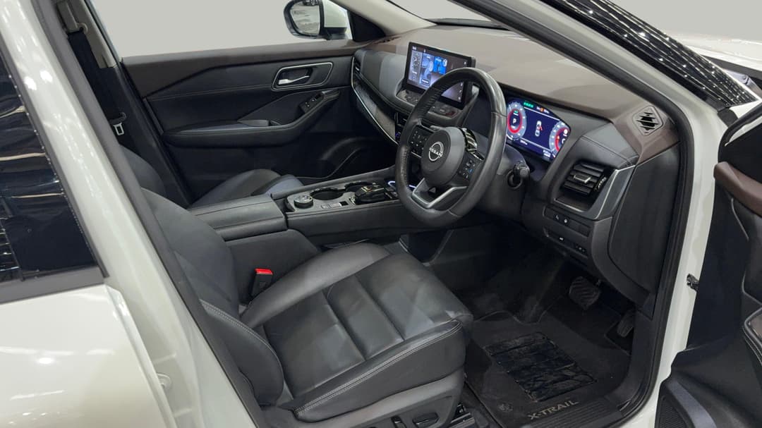 2023 Nissan X-trail Ti (4WD) E-power (hybrid), Automatic, 35979 km, Right Side Front Door Cabin View