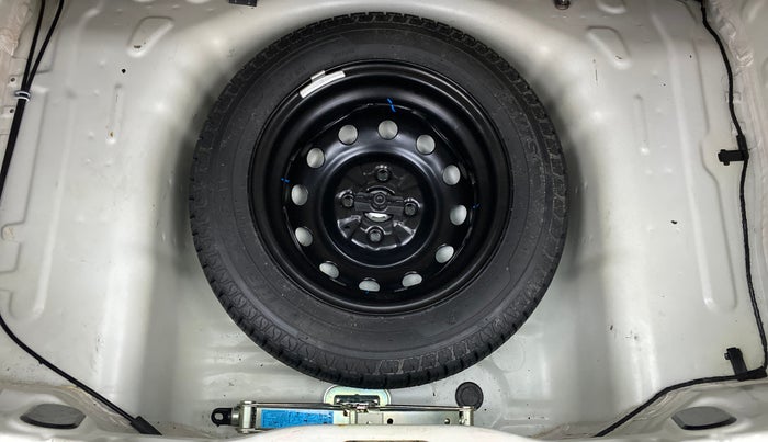 2018 Hyundai Eon MAGNA PLUS, Petrol, Manual, 4,401 km, Spare Tyre