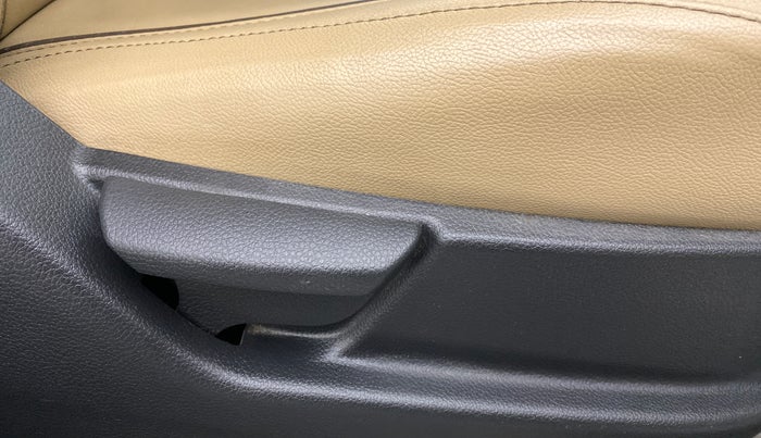 2018 Hyundai Eon MAGNA PLUS, Petrol, Manual, 4,401 km, Driver Side Adjustment Panel