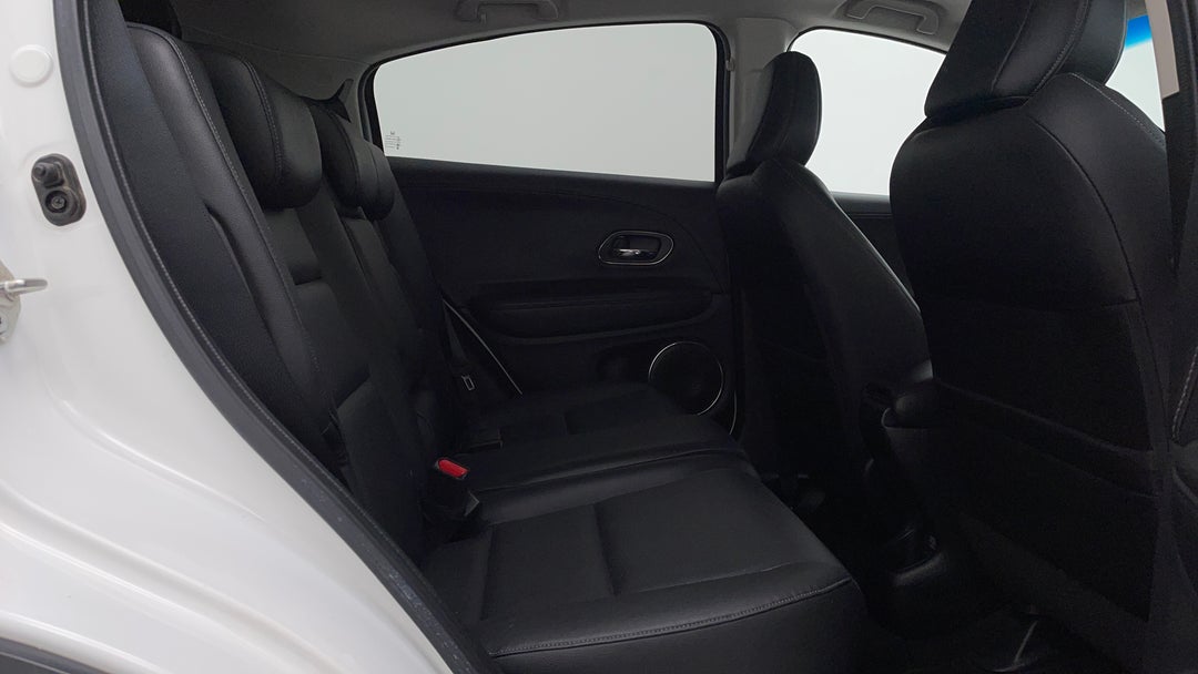 2019 Honda HR-V Vti-lx, Automatic, 134950 km, Right Side Rear Door Cabin View