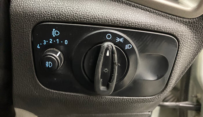 2015 Ford Ecosport TITANIUM 1.5L DIESEL, Diesel, Manual, 95,246 km, Dashboard - Headlight height adjustment not working