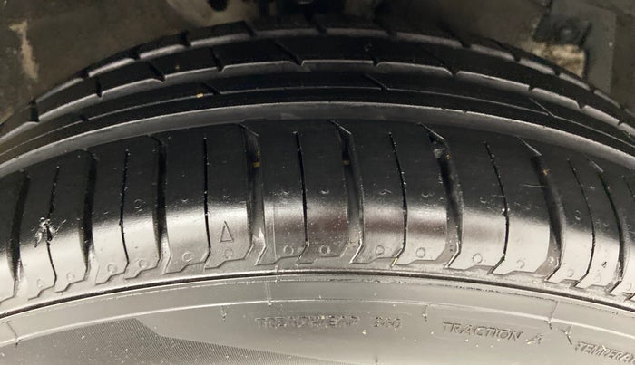 2016 Maruti Swift Dzire ZDI, Diesel, Manual, 1,67,122 km, Right Front Tyre Tread