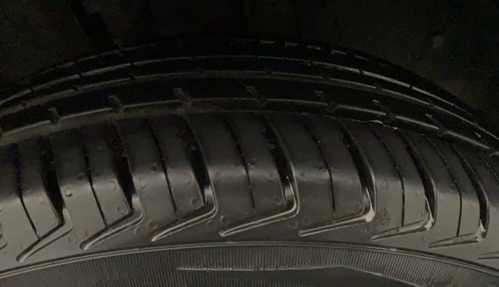 2016 Renault Kwid RXT 0.8, Petrol, Manual, 14,661 km, Left Front Tyre Tread