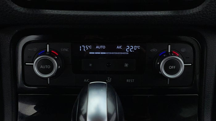 Volkswagen Touareg-Automatic Climate Control
