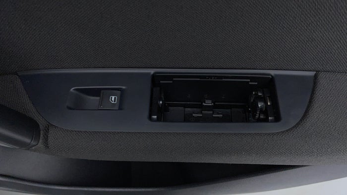 Volkswagen Touareg-Door RHS Rear Scratched