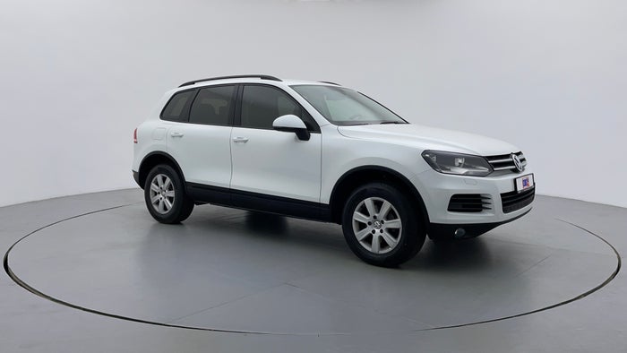 Volkswagen Touareg-Right Front Diagonal (45- Degree) View