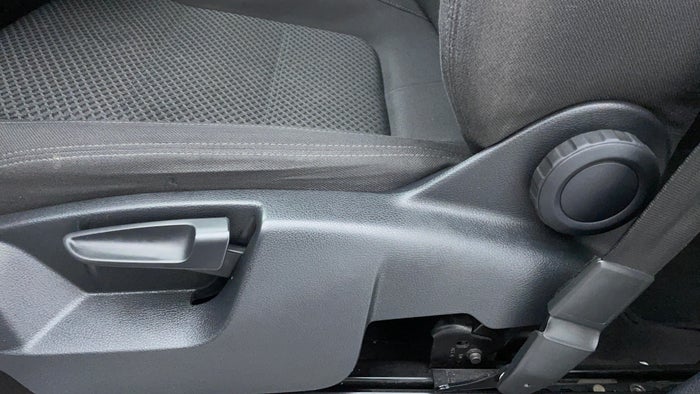 Volkswagen Touareg-Driver Side Adjustment Panel