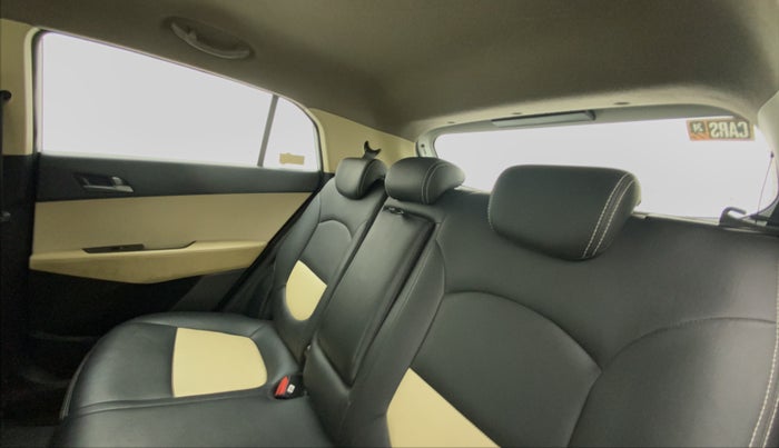 2016 Hyundai Creta SX PLUS AT 1.6 PETROL, Petrol, Automatic, 44,794 km, Right Side Rear Door Cabin