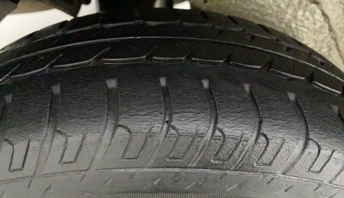 2015 Maruti Wagon R 1.0 VXI, Petrol, Manual, 21,598 km, Left Rear Tyre Tread