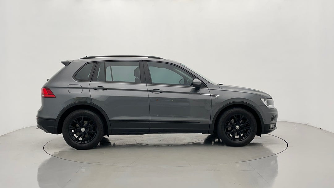 2018 Volkswagen Tiguan 110 Tsi Comfortline, Automatic, 121731 km, Right Side View