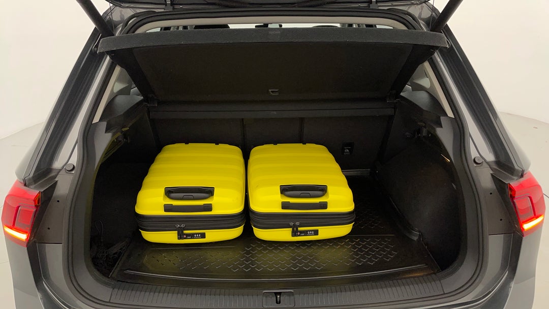 2018 Volkswagen Tiguan 110 Tsi Comfortline, Automatic, 121731 km, Boot Inside View with Luggage