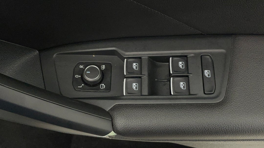 2018 Volkswagen Tiguan 110 Tsi Comfortline, Automatic, 121731 km, Drivers Side Door Panel Controls