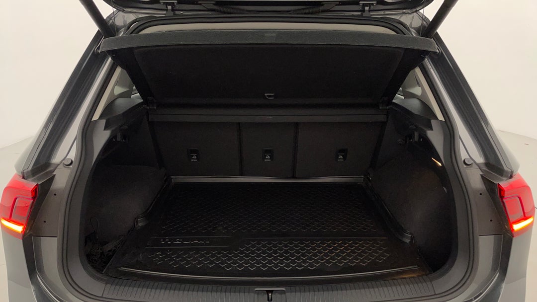 2018 Volkswagen Tiguan 110 Tsi Comfortline, Automatic, 121731 km, Boot Inside View