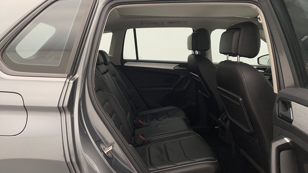 2018 Volkswagen Tiguan 110 Tsi Comfortline, Automatic, 121731 km, Right Side Rear Door Cabin View
