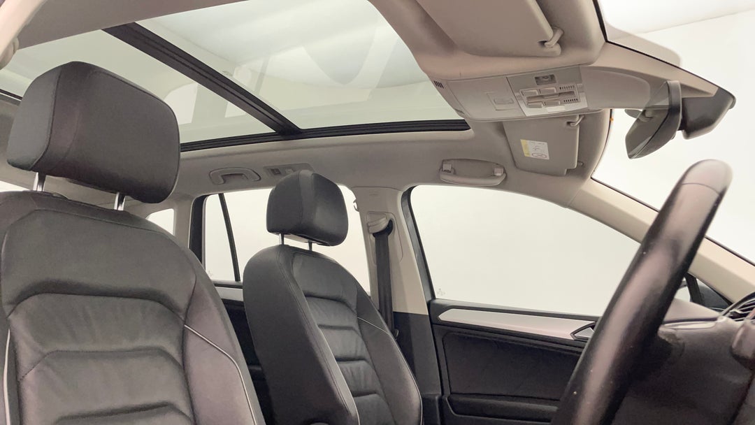 2018 Volkswagen Tiguan 110 Tsi Comfortline, Automatic, 121731 km, Interior Sunroof/Moonroof