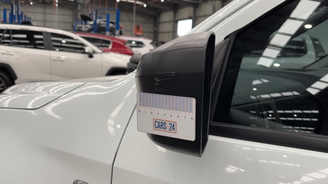 2023 Isuzu D-MAX Sx (4x2) High-ride, Manual, 36902 km, Side Mirrors Housing LHS Scratch
