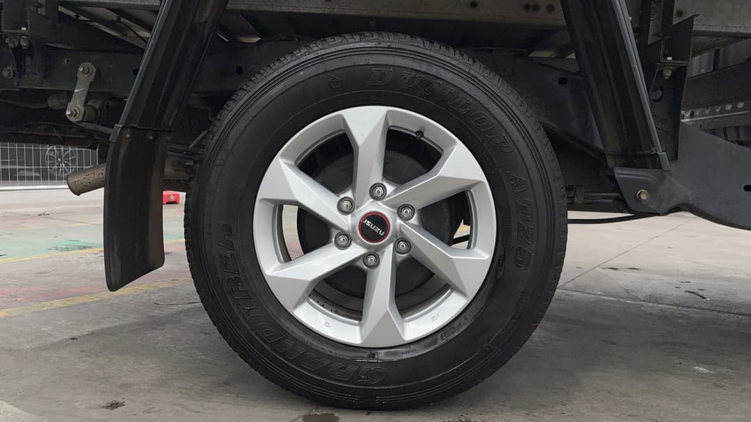 2023 Isuzu D-MAX Sx (4x2) High-ride, Manual, 36902 km, Right Rear Wheel