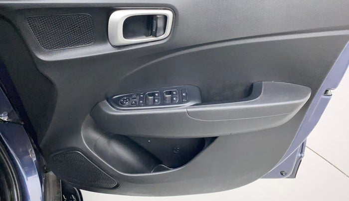 2020 Hyundai VENUE SX PLUS 1.0 TURBO DCT, Petrol, Automatic, 38,475 km, Driver Side Door Panels Control